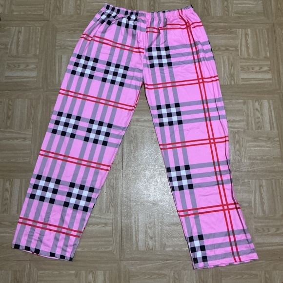 Burberry Pjamas - Picture 3 of 3